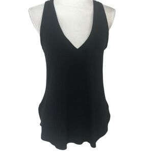 Aritzia Babaton V-neck Black Sleeveless Top - size small